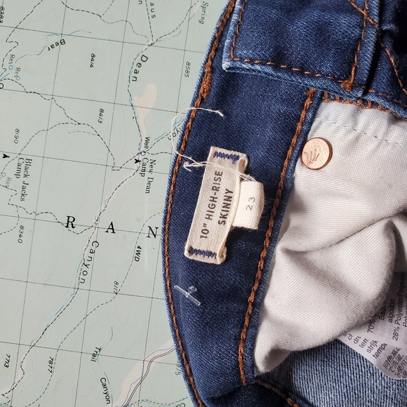 Madewell Highwaist 10" Skinny Jeans - Picture 4 of 4